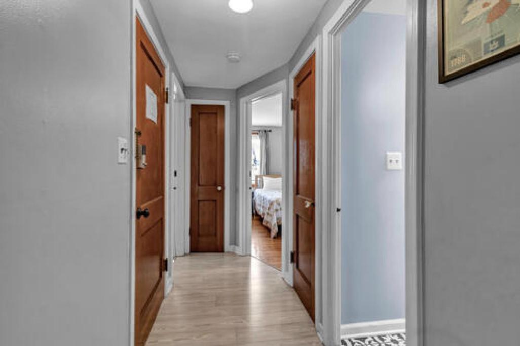 Gorgeous 2 Queen Bedroom Lower Apartment In North Buffalo With Free Driveway Parking エクステリア 写真